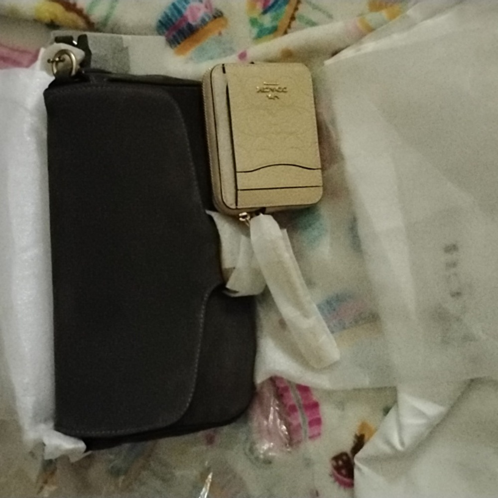 Coach Olive Suede Soft Tabby NWT Card Holder Not Included. - Picture 4 of 6